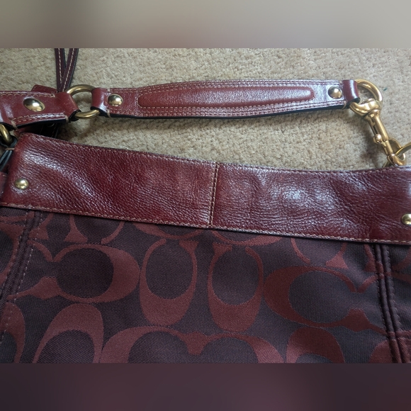 Coach Signature Zoe Bag - Picture 9 of 9